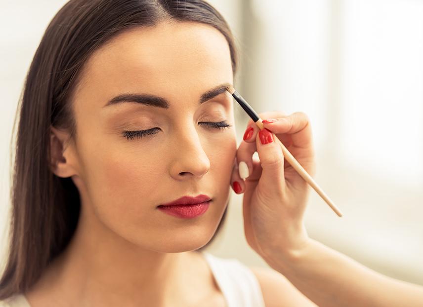 easy eyebrow makeup hack